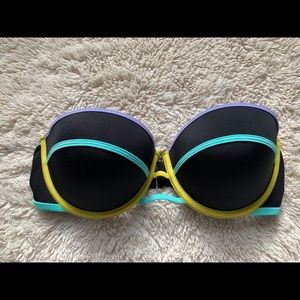 Victoria’s Secret swim suit top 32DD